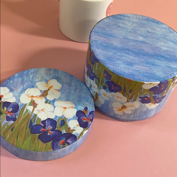 (2) Boxes 🌸 - Picture 7 of 7